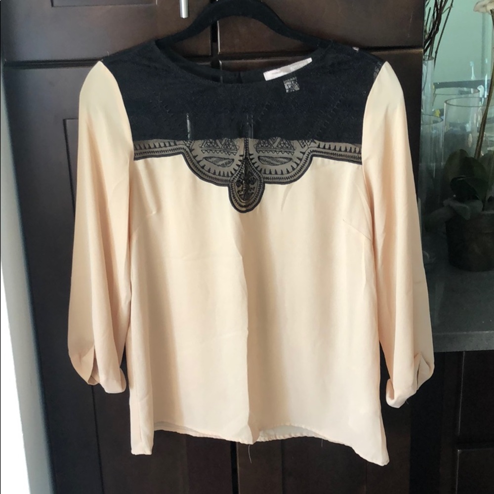 Beautiful Forever 21 lace blouse
